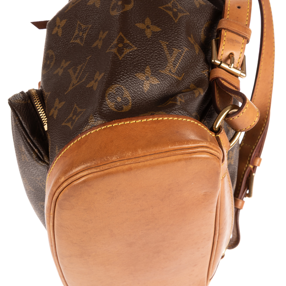Louis Vuitton Montsouris MM - Picture 8 of 11